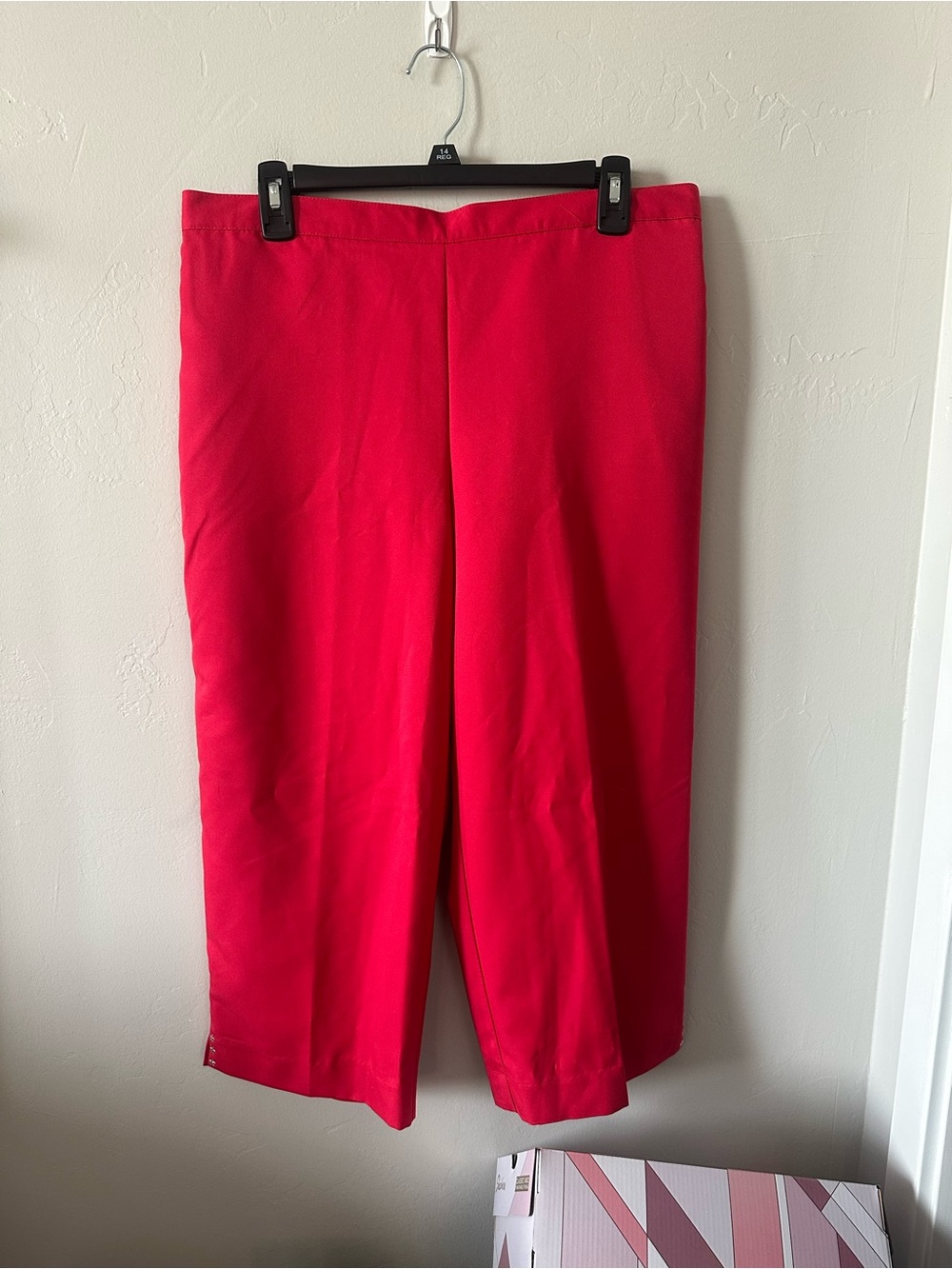 Alfred Dunner Red Crop Capris